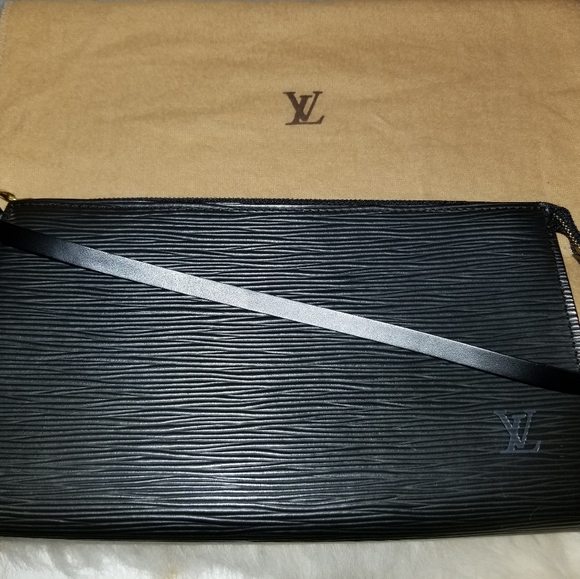 LOUIS VUITTON EPI POCHETTE Black hand bag - Picture 12 of 14